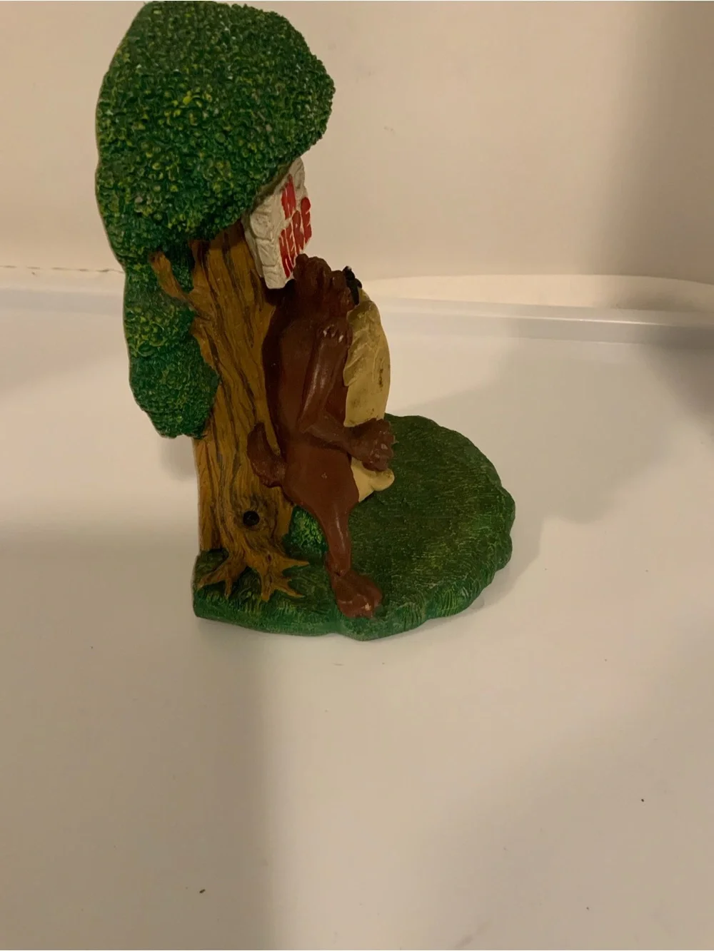 Warner Bros. Taz Tree Figurine – Green, Brown, Red
